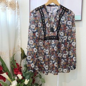 LAUREN CONRAD Floral Peasant Blouse size XS